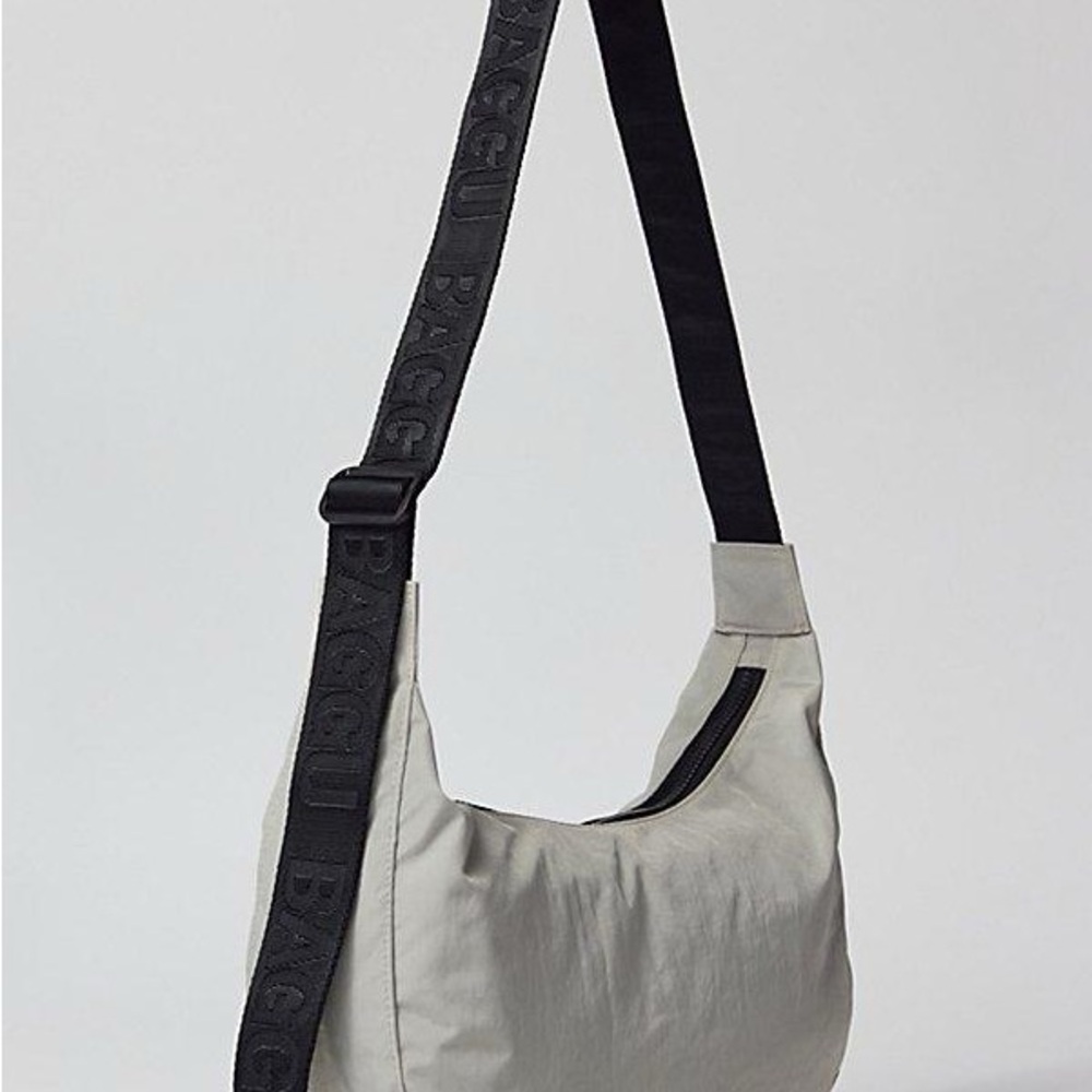 BAGGU Grey Medium Crescent bag